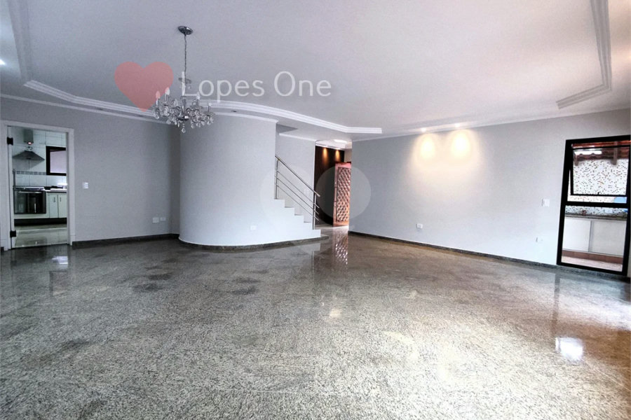 Casa à venda com 3 quartos, sendo 2 suítes, no condomínio Filipe de Vitry, São Paulo - SP