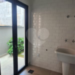 Casa à venda com 3 suítes no condomínio Terras de São Francisco, Vinhedo - SP