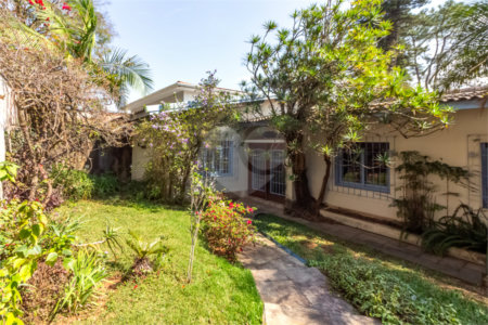 Casa à venda com 4 quartos, sendo 2 suítes, em Chácara Flora, São Paulo, SP