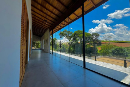 Casa à venda com 4 suítes no condomínio Portal Ouro Verde, Atibaia - SP