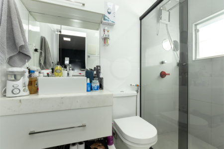 Sobrado à venda com 231 m² sendo 3 dormitórios uma suíte no bairro da Saúde.