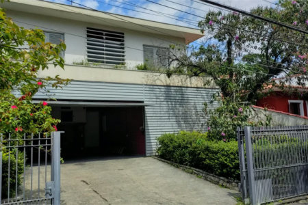 Casa à venda com 4 suítes em Vila Pirajussara, São Paulo, SP