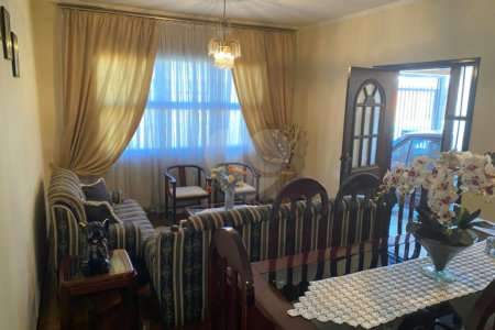 Vende-se excelente casa térrea próximo ao Estadio do Zuzão