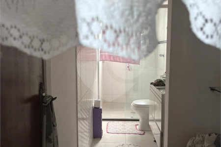 Sobrado à venda com 5 quartos, sendo 2 suítes,  em Jardim da Granja, São José dos Campos, SP