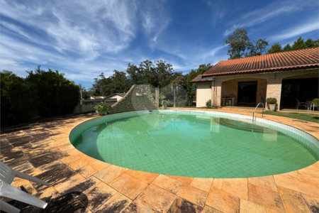 Casa à venda com 7 quartos, sendo 3 suítes,  em Jardim Colombo, Itapetininga, SP