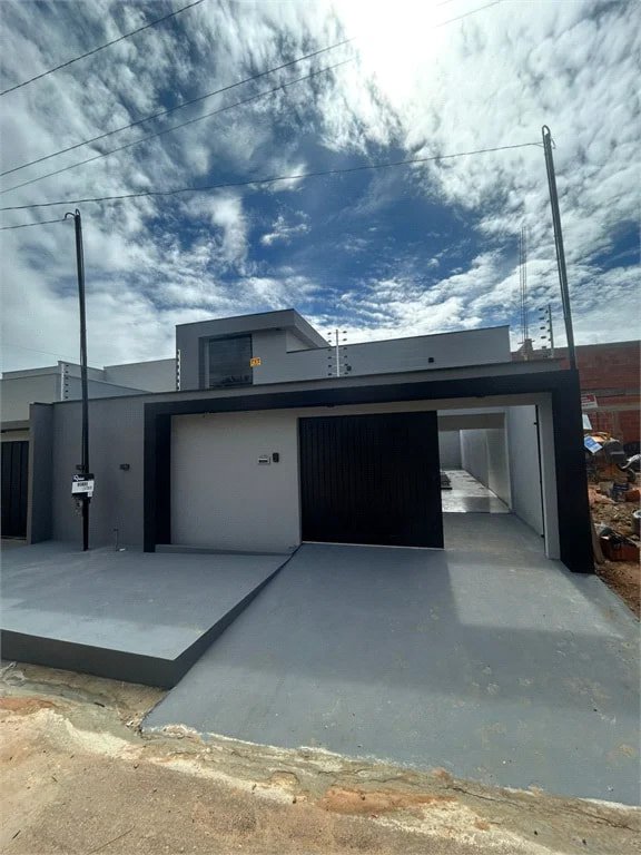 Casa à venda com 3 quartos, sendo 1 suíte,  em São Luís, Balsas, MA