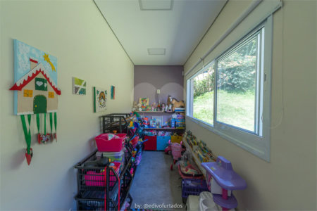 Casa à venda com 4 suítes no condomínio Vale da Santa Fé, Vinhedo - SP