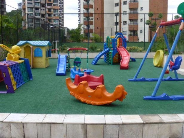 Apartamento à venda com 4 quartos, sendo 2 suítes, em Vila Suzana, São Paulo, SP