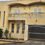 Casa Sobrado com varandas