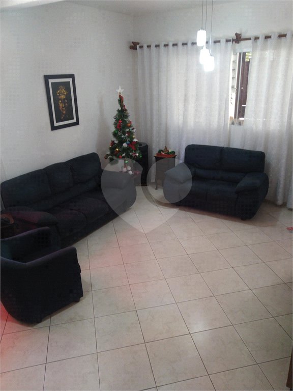 Casa à venda com 4 quartos, sendo 1 suíte, em Vila Pirajussara, São Paulo, SP