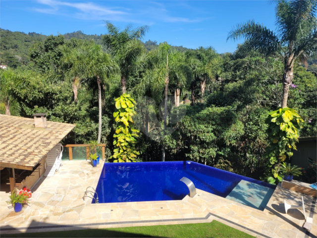 Casa à venda com 3 quartos, sendo 1 suíte,  no condomínio Residencial Bosque da Serra, Mairiporã - SP