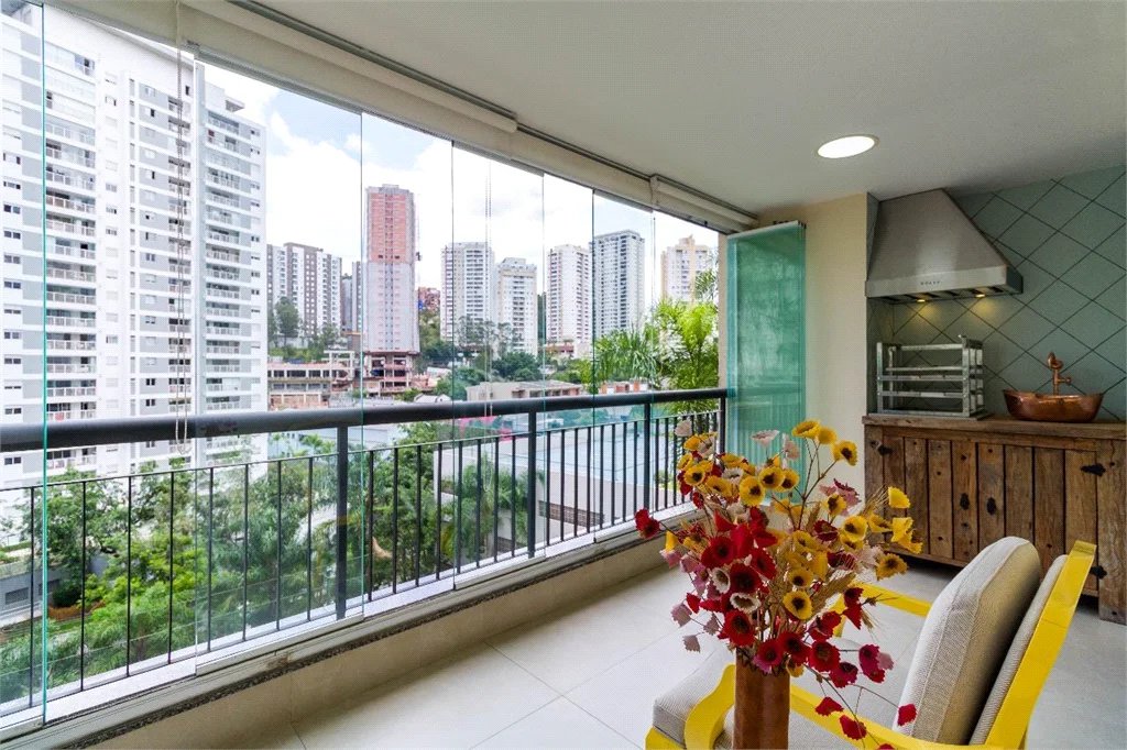 Apartamento à venda com 2 quartos, sendo 1 suíte,  em Vila Andrade, São Paulo, SP