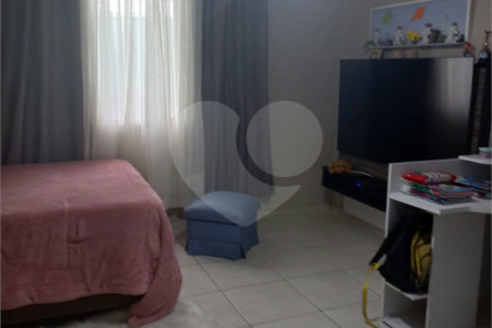 Casa Térrea à venda com 3 quartos, sendo 1 suíte,  em Vila Oliveira, Mogi das Cruzes, SP