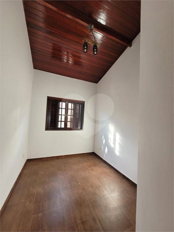 Sobrado à venda com 3 quartos, sendo 1 suíte,  em Jardim Ana Rosa, Suzano, SP