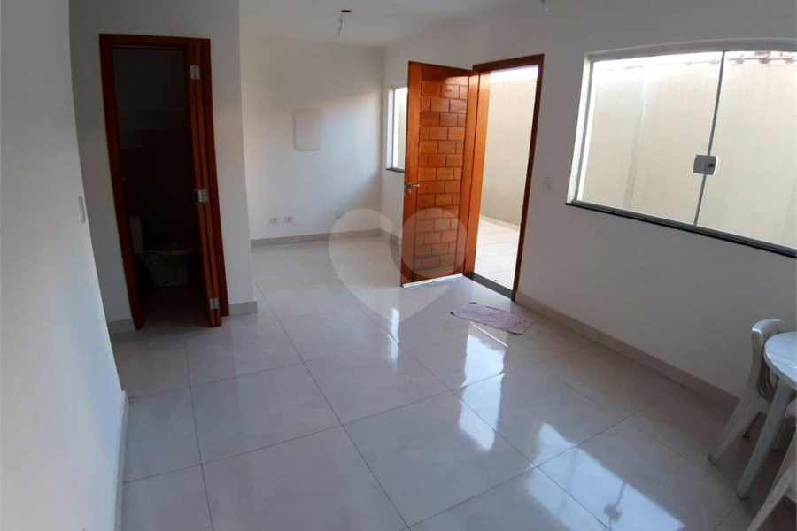 Casa para alugar com 3 quartos, sendo 1 suíte,  no condomínio Villagio DI Maria, São Paulo - SP