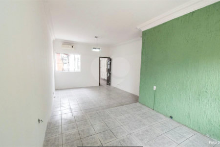 Casa à venda com 3 quartos, sendo 1 suíte,  em Vila Mariana, São Paulo, SP