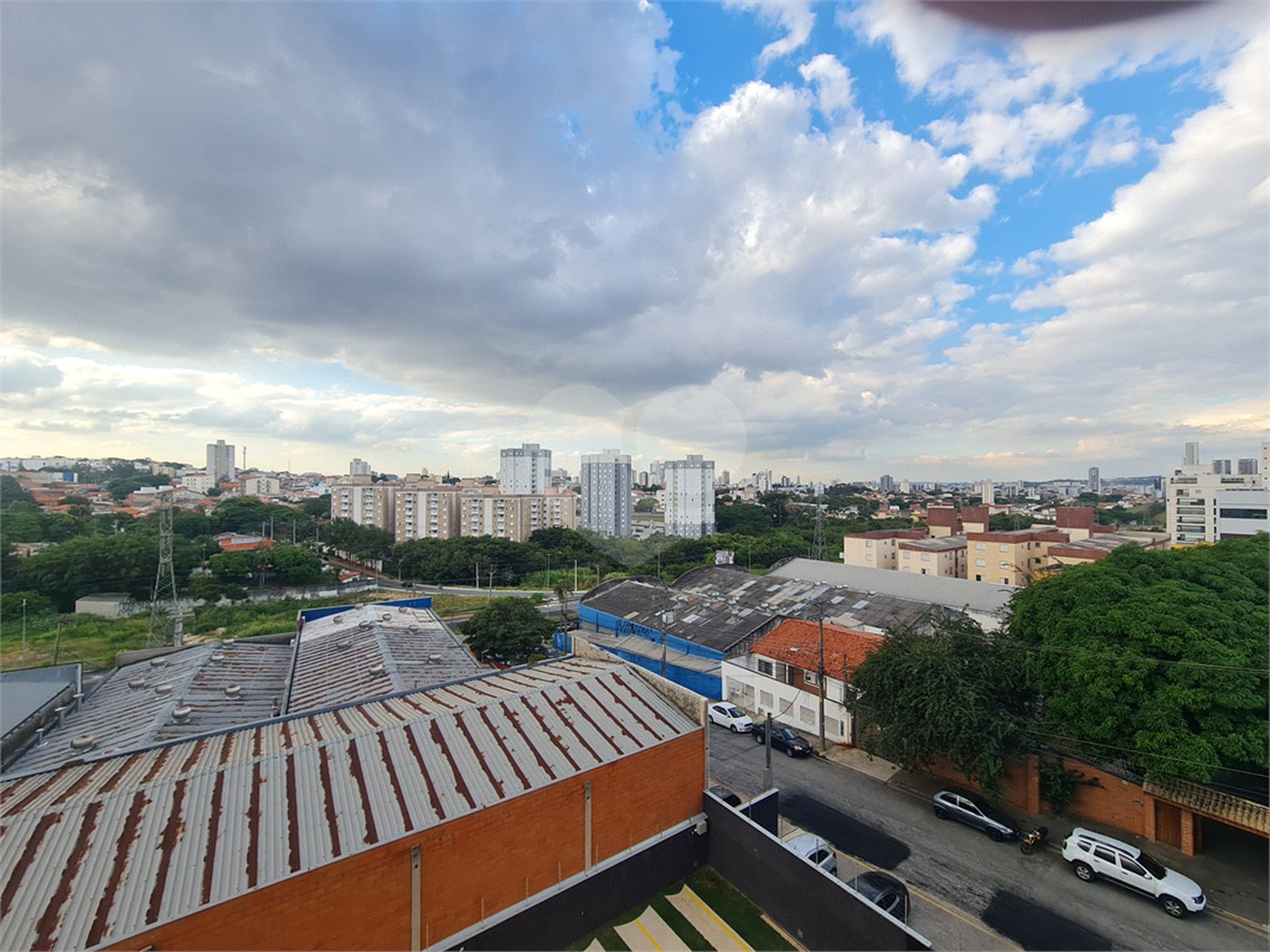 Apartamento à venda com 3 quartos, sendo 1 suíte,  em Jardim Refúgio, Sorocaba, SP