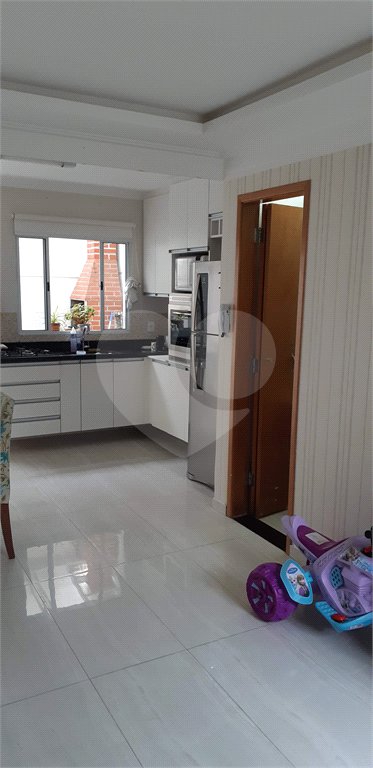 Casa à venda ou para alugar com 3 quartos, sendo 2 suítes,  no condomínio Residencial Erika, São Paulo - SP