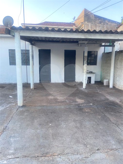 Casa à venda com 2 quartos em Jardim Pinheiros (vila Xavier), Araraquara, SP