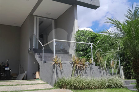 Casa à venda com 3 suítes em Moinho Velho, Cotia, SP