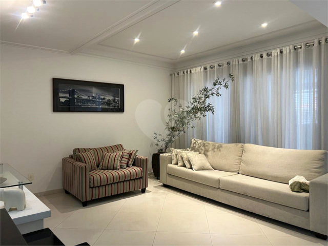 Casa à venda com 3 suítes em Santana, São Paulo, SP