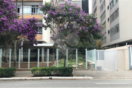 Apartamento à venda no bairro Bela Vista.