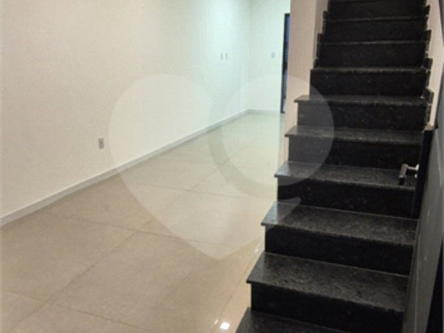 Sobrado à venda com 2 quartos, sendo 1 suíte,  em Vila Paiva, São Paulo, SP