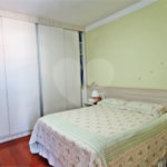 Sobrado à venda com 4 quartos, sendo 3 suítes, em Vila Paulicéia, São Paulo, SP
