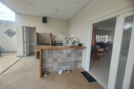 Casa à venda com 5 quartos, sendo 3 suítes, no condomínio Serra da Estrela, Atibaia - SP