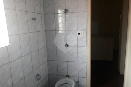 Casa Térrea à venda com 4 quartos, sendo 1 suíte, em Vila Constança, São Paulo, SP