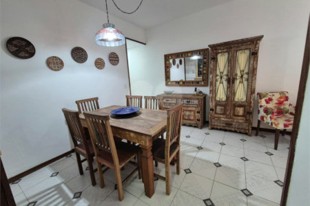 Apartamento à venda com 3 quartos, sendo 1 suíte,  no Centro, Cabo Frio, RJ