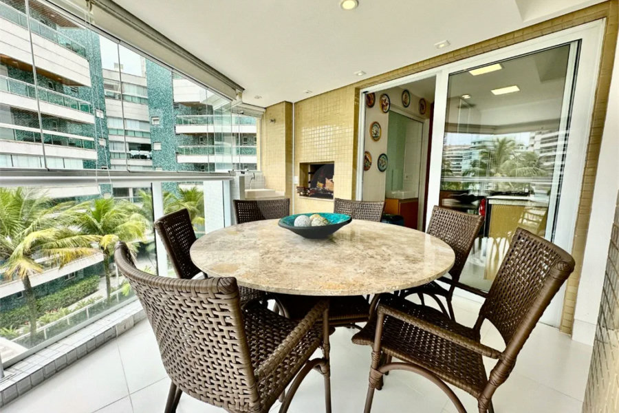 Apartamento à venda com 3 suítes em Riviera de São Lourenço, Bertioga, SP