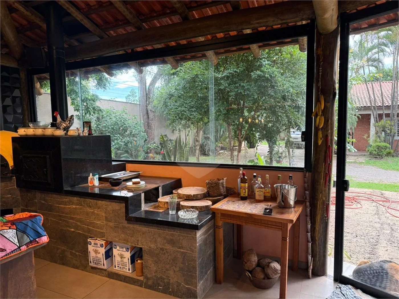 Chácara no Unileste, com espaço para eventos e cozinha industrial, na modalidade porteira fechada,