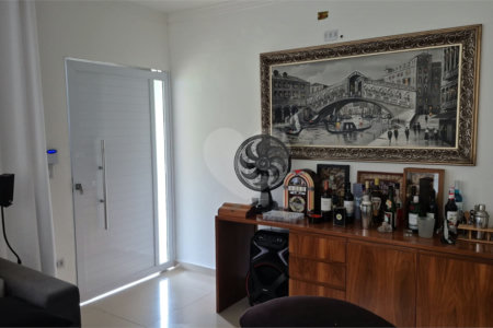 Casa Terreá com 3 suítes a Venda em Atibaia
