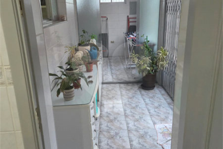 Sobrado à venda com 4 quartos, sendo 1 suíte, em Vila Graciosa, São Paulo, SP