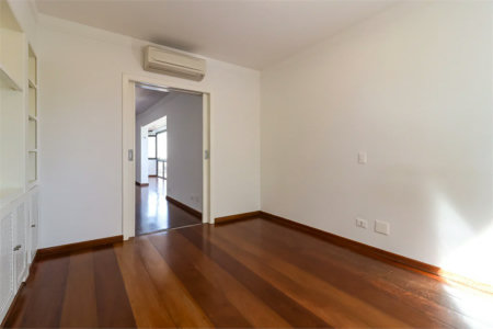 Apartamento à venda com 3 suítes em Cidade Monções, São Paulo, SP