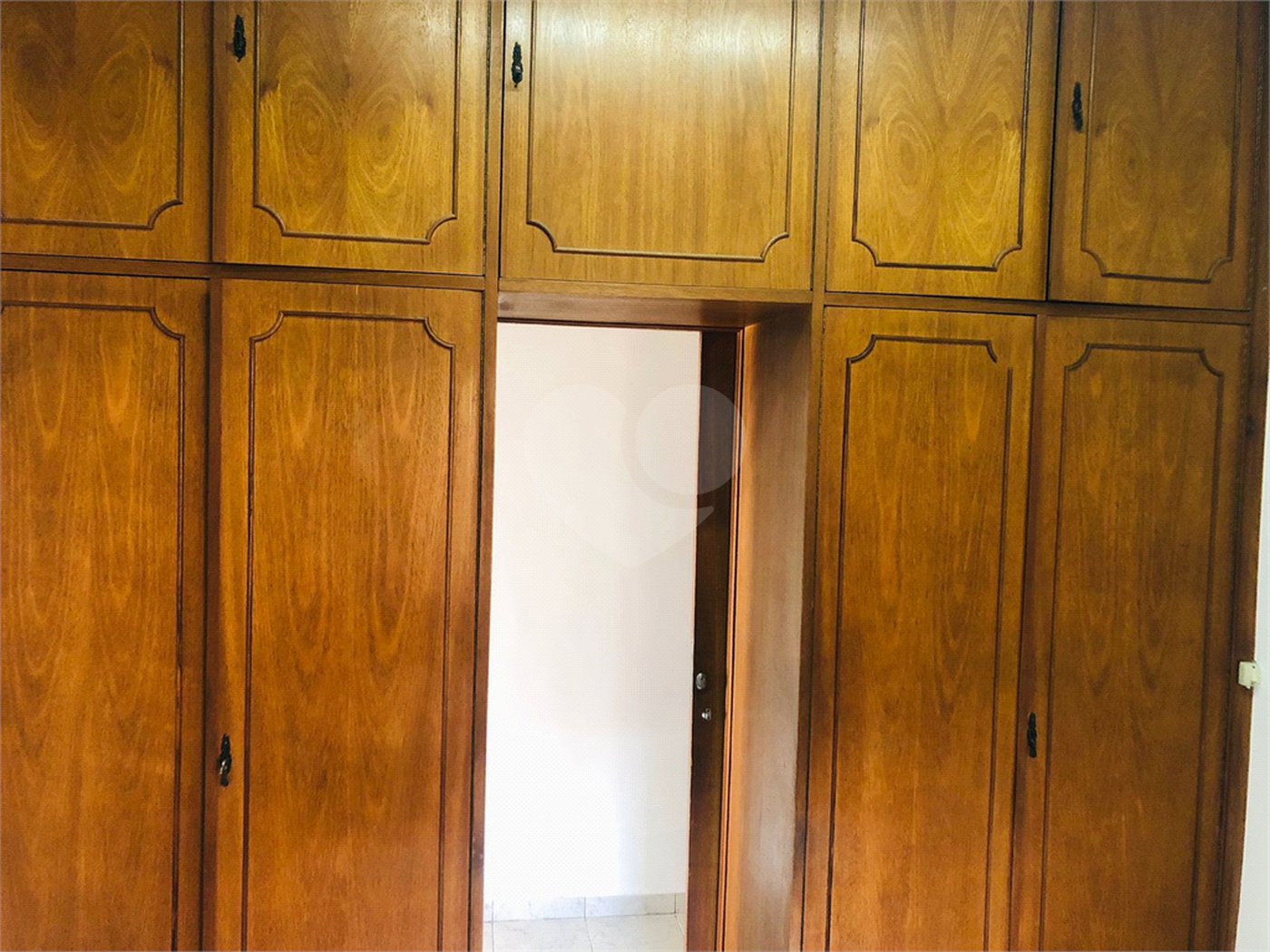Casa à venda com 3 quartos, sendo 1 suíte,  no Centro, Mogi das Cruzes, SP