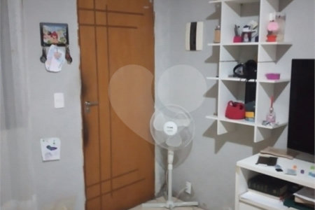 Casa à venda com 4 quartos, sendo 1 suíte, em Jardim das Palmas, São Paulo, SP