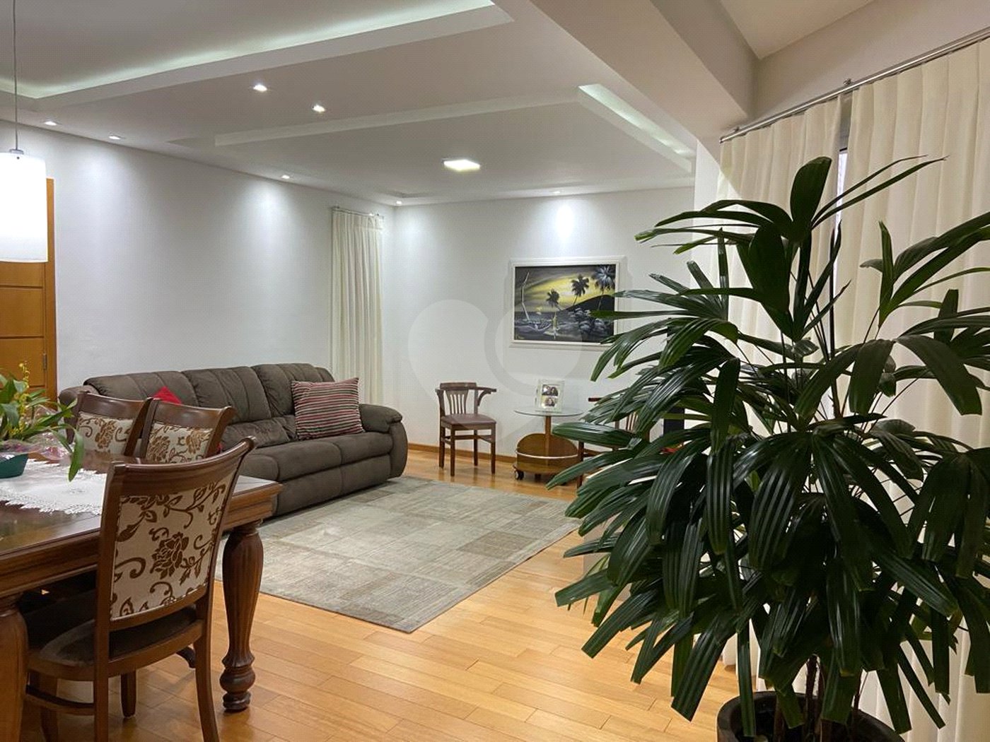 Apartamento à venda com 3 suítes em Vila Bastos, Santo André, SP