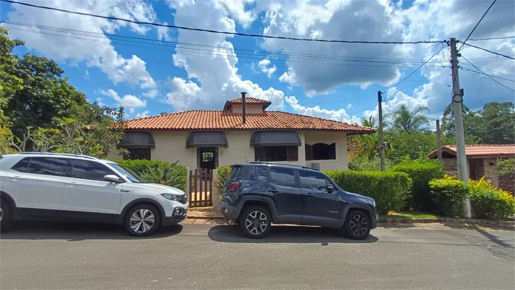 Casa à venda com 4 quartos, sendo 1 suíte,  no condomínio Jardim do Ribeirão I, Itupeva - SP