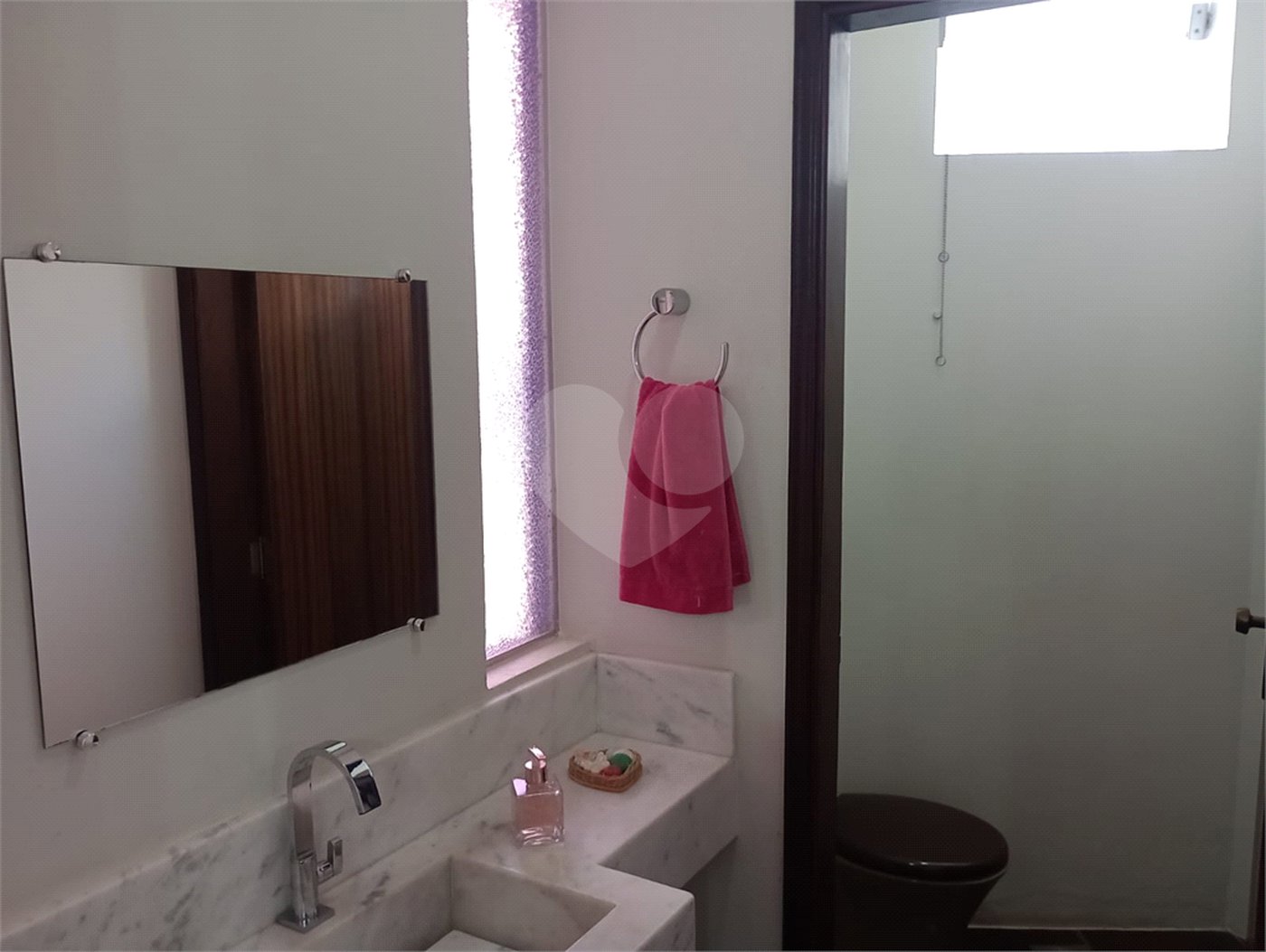 Casa à venda com 4 quartos, sendo 1 suíte, em Vila Rosa, Itapetininga, SP