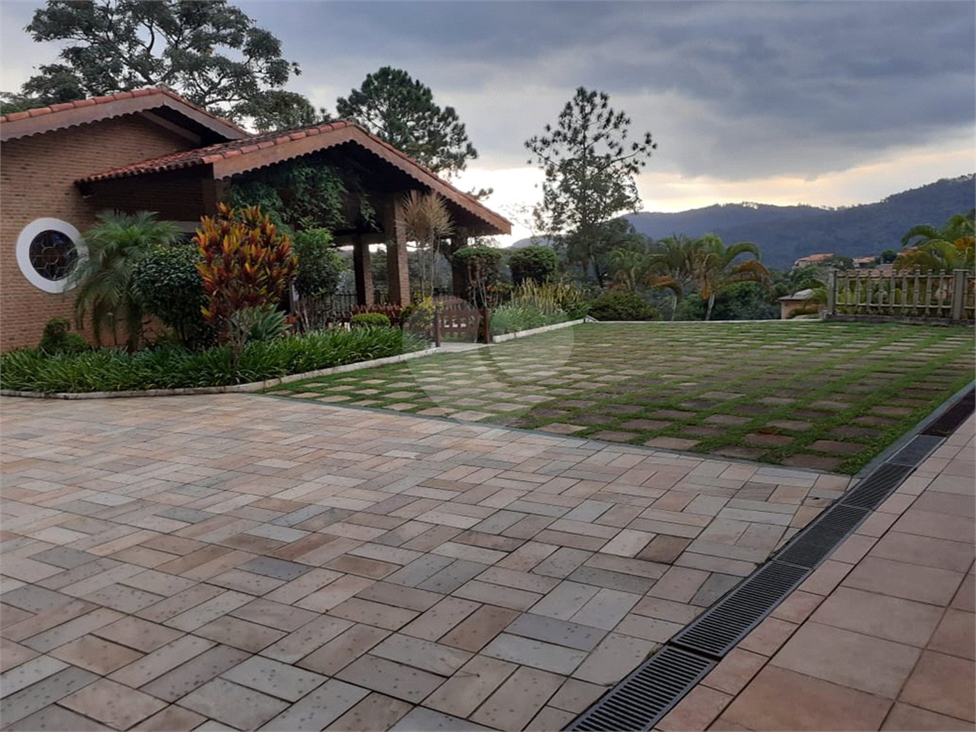 Casa à venda com 8 quartos, sendo 2 suítes, em Serra da Cantareira, Mairiporã, SP