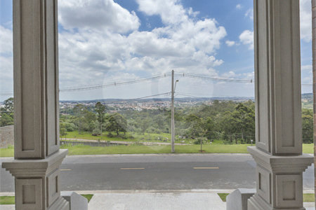 Casa à venda com 4 quartos, sendo 3 suítes, no condomínio Campo de Toscana, Vinhedo - SP