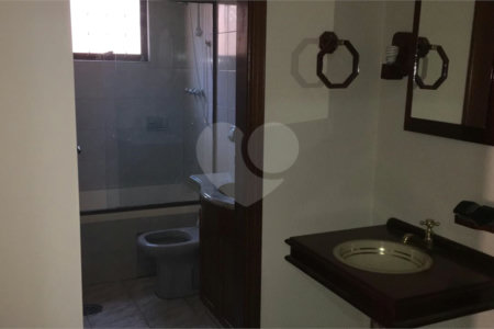 Sobrado à venda com 6 quartos, sendo 3 suítes, em Jardim Refúgio, Sorocaba, SP
