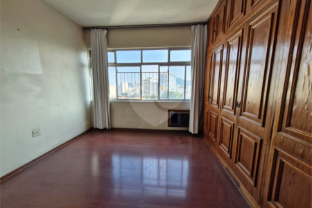 Apartamento à venda com 3 quartos, sendo 1 suíte,  em Tijuca, Rio de Janeiro, RJ