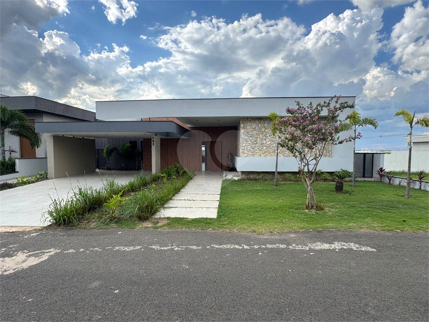 Casa à venda com 4 suítes no condomínio Fazenda Palmeiras Imperiais, Salto - SP