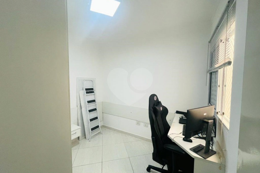 Casa à venda com 3 quartos, sendo 1 suíte,  no condomínio Rafaela I, São Paulo - SP