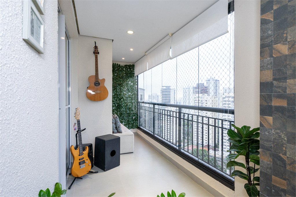 Apartamento à venda com 3 quartos, sendo 1 suíte,  em Jardim Parque Morumbi, São Paulo, SP