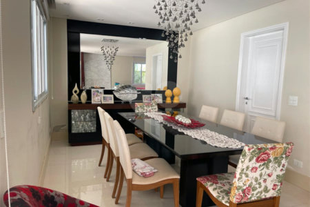 Casa à venda com 4 quartos, sendo 2 suítes,  no condomínio Village Place, São Paulo - SP