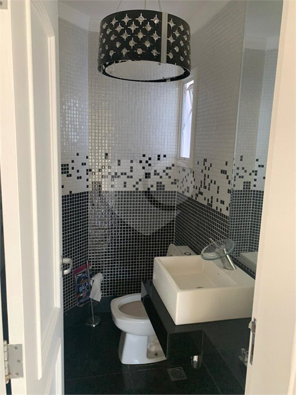 Casa à venda com 5 quartos, sendo 4 suítes, no condomínio Santa Teresa, Itupeva - SP